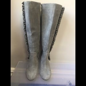 Kenneth Cole Reaction Gray heeled boots